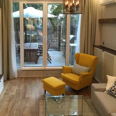A Luxury With Patio And Bbq דירה סופיה